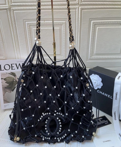 Bolsa Chanel com Pérolas Preta Italiana