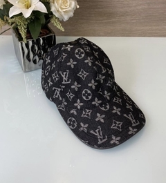Boné Louis Vuitton Cinza Italiana - comprar online