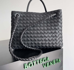 Bolsa Bottega Veneta Andiamo Preta Média Italiana - comprar online