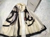 Lenço Chanel Off White e Preto Italiana
