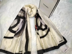 Lenço Chanel Off White e Preto Italiana