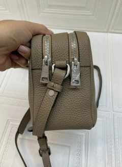 Bolsa Com Alça De Ombro Bege Italiana - comprar online