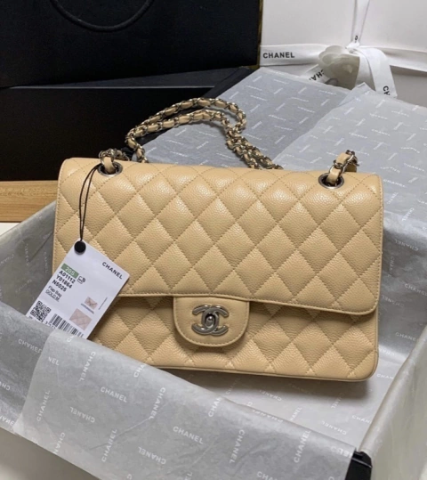 Bolsa Chanel 2.55 Clássica Caviar Bege com Prata Italiana