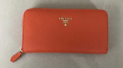 Carteira Prada de Couro Saffiano Laranja Italiana