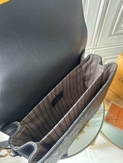 Bolsa Louis Vuitton Metis Pochette Preta Italiana na internet