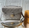 Bolsa Louis Vuitton Metis Pochette Bege Italiana