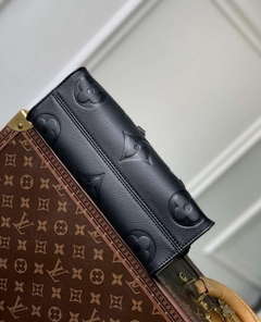 Bolsa Louis Vuitton OnTheGo East West Preta Italiana