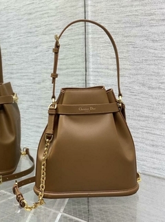 Bolsa Dior C’est Média Caramelo Italiana na internet
