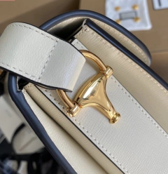 Bolsa Gucci Horsebit 1955 Pequena Transversal Branca Italiana - loja online