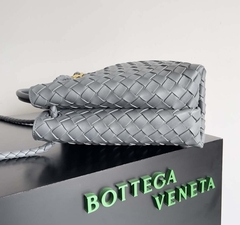 Imagem do Bolsa Bottega Veneta Andiamo Cinza Claro Média Italiana