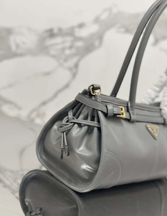 Bolsa Prada Cinza Italiana - Romaly Grifes Bolsas