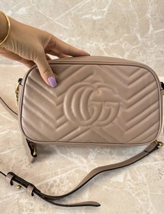 Bolsa Gucci Marmont Pequena Tiracolo Nude Italiana - loja online