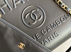 Bolsa Chanel Deauville Grande em Couro Preto Italiana - comprar online