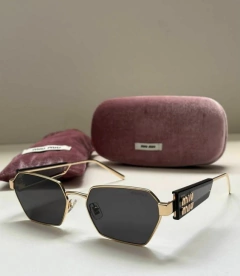 Óculos Miu Miu Italiana