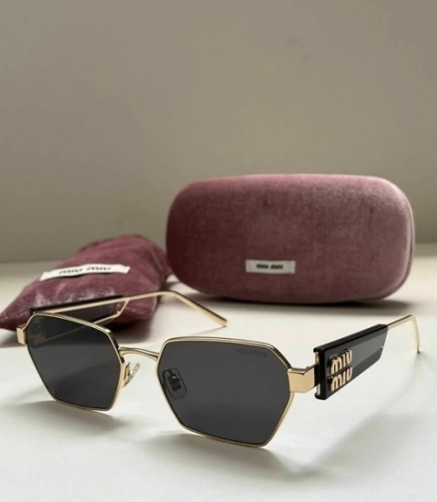 Óculos Miu Miu Italiana