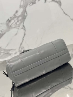 Bolsa Prada Cinza Italiana