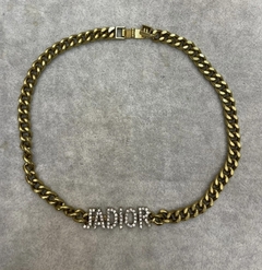 Colar J'Adior Dourado Envelhecido com Cristais Brancos Italiana