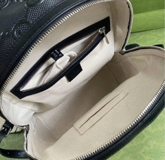 Mochila Gucci Embossed GG Preta Italiana