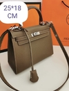 Bolsa Hermes Kelly 25 Epsom Marrom Italiana