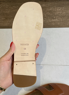 Rasteira Flat Hermes Caramelo italiana na internet