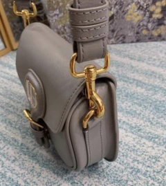 Bolsa Dior Bobby Pequena Cinza Italiana na internet