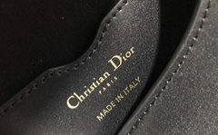 Bolsa Dior Bobby Pequena Preta Italiana na internet