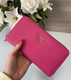 Carteira Prada de Couro Saffiano Pink Italiana - comprar online