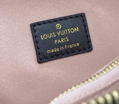 Bolsa Louis Vuitton Coussin PM Preta Italiana