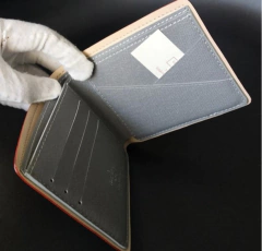 Carteira Louis Vuitton Multiple Cinza Italiana - comprar online