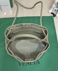 Bolsa Bottega Veneta Andiamo Verde Pequena Italiana na internet