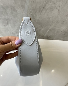 Bolsa Louis Vuitton Meia Lua Azul Bebê Italiana - loja online