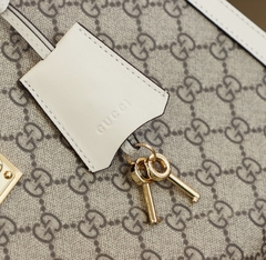 Imagem do Bolsa Gucci Padlock Shoulder Média GG e Off-White Italiana