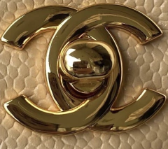 Bolsa Chanel 2.55 Clássica Caviar Bege com Dourado Italiana - comprar online