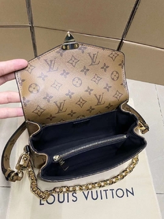 Bolsa Louis Vuitton Metis East West Italiana na internet