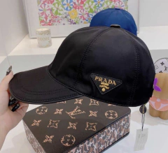 Boné Prada Logo Triangular na Lateral Duas Cores Italiana