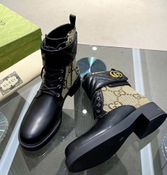 Imagem do Bota Gucci Double G Bege e Preta Italiana