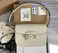 Bolsa Gucci Horsebit 1955 Pequena Transversal Branca Italiana
