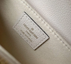 Bolsa Louis Vuitton Metis East West Bege Italiana - Romaly Grifes