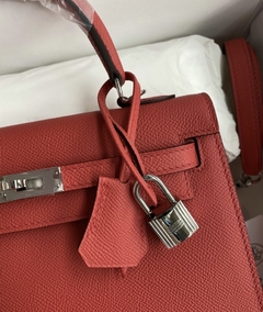 Bolsa Hermes Kelly 25 Epsom Vermelha e Prata Italiana - comprar online