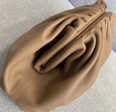 Bolsa Bottega Veneta The Pouch Caramelo Italiana na internet
