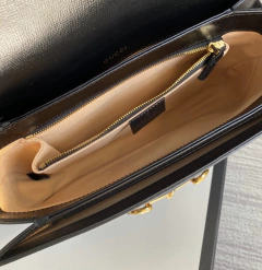 Bolsa Gucci Horsebit 1955 Pequena Transversal Preta Italiana