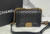 Bolsa Chanel Leboy Pequena Preta/Dourada Caviar Italiana