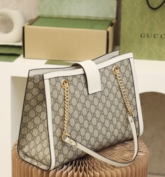 Bolsa Gucci Padlock Shoulder Média GG e Off-White Italiana na internet