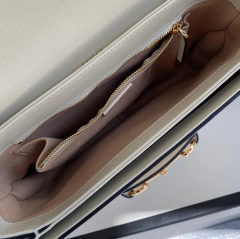 Bolsa Gucci Horsebit 1955 Pequena Transversal Branca Italiana - comprar online