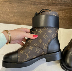 Bota Louis Vuitton Wonderland Monogram Italiana na internet