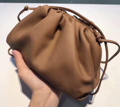Bolsa Bottega Veneta The Pouch 20 Pequena Caramelo Italiana