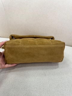Bolsa YSL Loulou Puffer Média Camurça Italiana