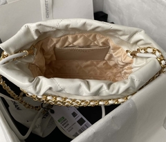 Bolsa Chanel 22 Pequena Branca Italiana na internet