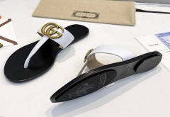 Rasteira Gucci Double G Branca Italiana - Romaly Grifes