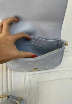 Carteira Louis Vuitton On Strap Bubblegram Azul Italiana